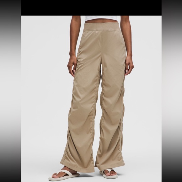 lululemon ruched wide leg HR pant - Picture 1 of 7